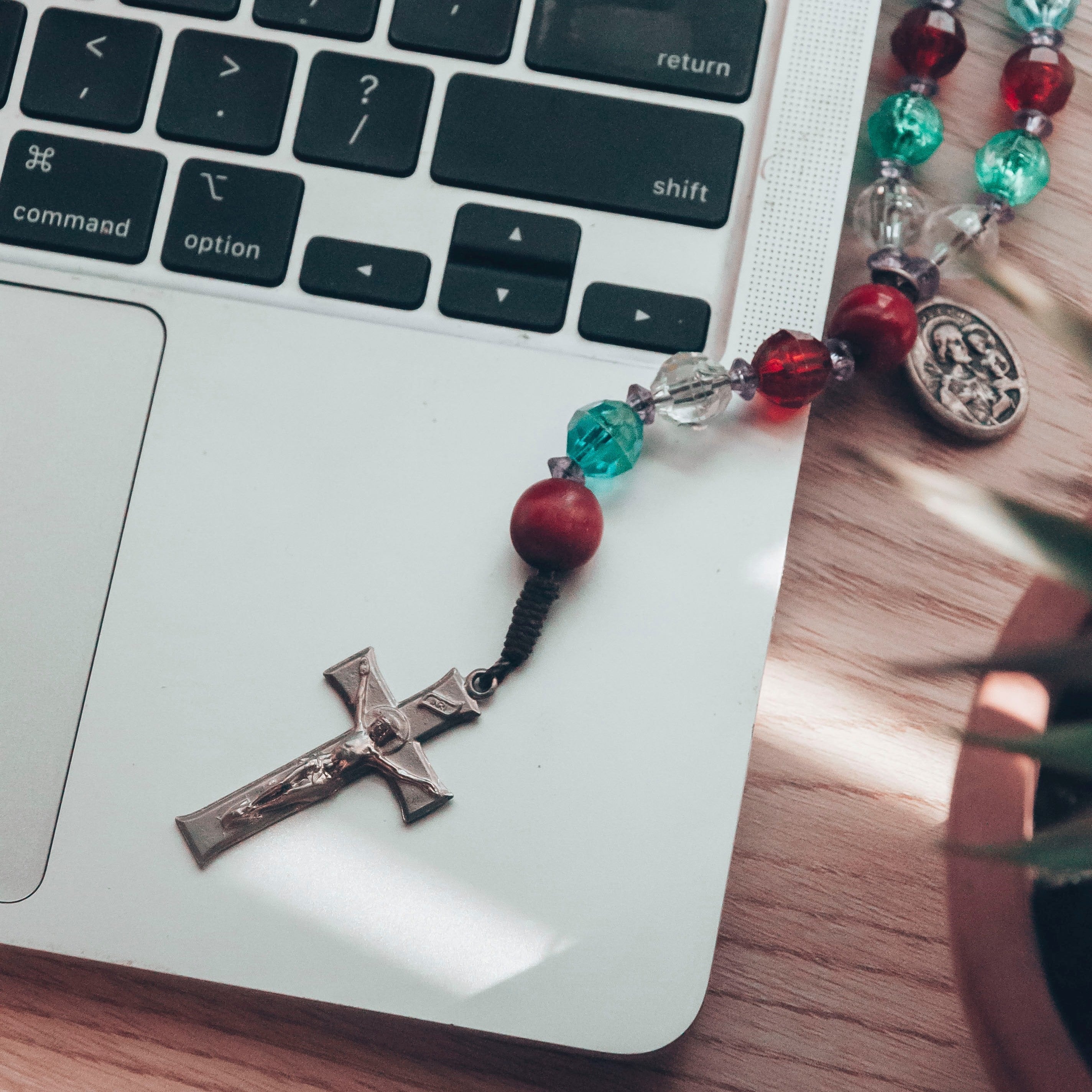 What Rosary Today Easily see what Rosary to pray today!